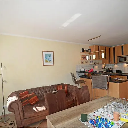 Max No 5 Comfortable Glowe