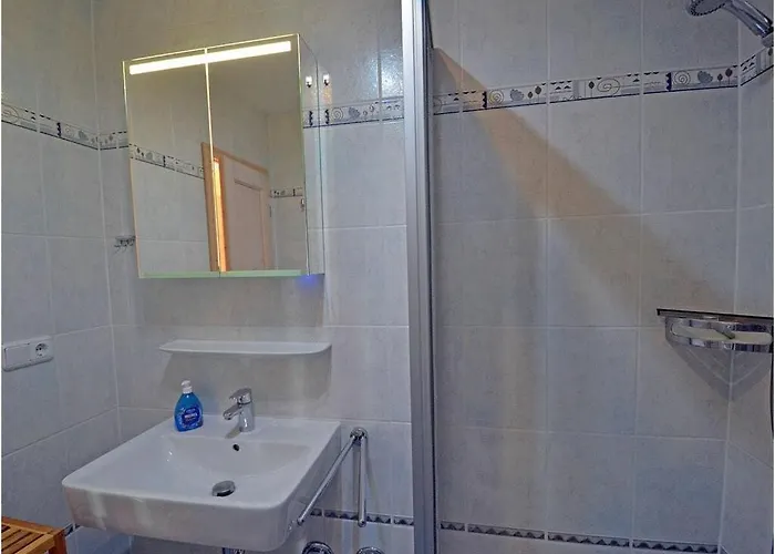 Max No 5 Comfortable Feriehus Glowe